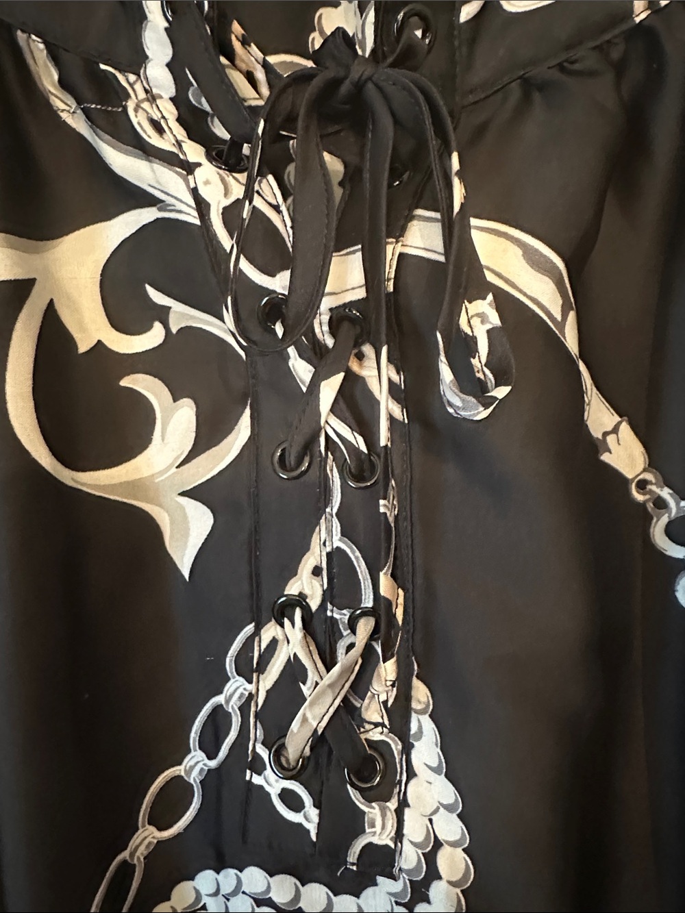 White House Black Market Black Chain-Print Peasant Blouse with Burgundy Hem - Picture 4 of 4
